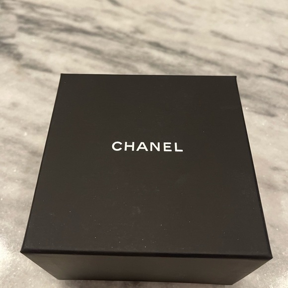Chanel Box - Picture 6 of 11